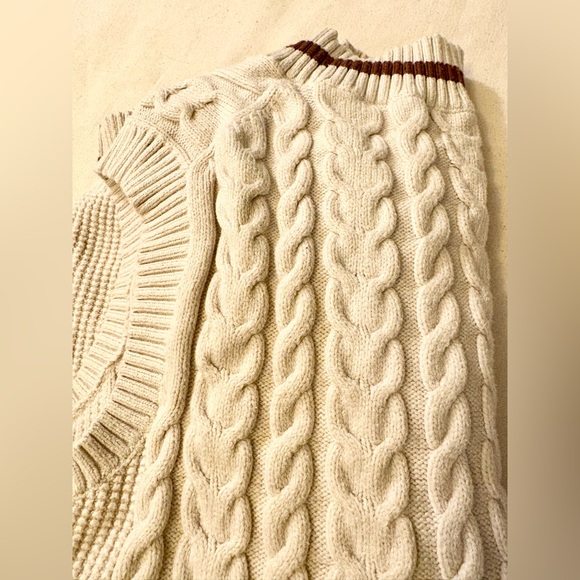 Aritzia Sunday Best Winston sweater vest M - Picture 2 of 16